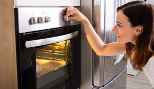 Oven option for reheating the pizza
