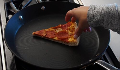 Skillet Method to Reheat The Pizza