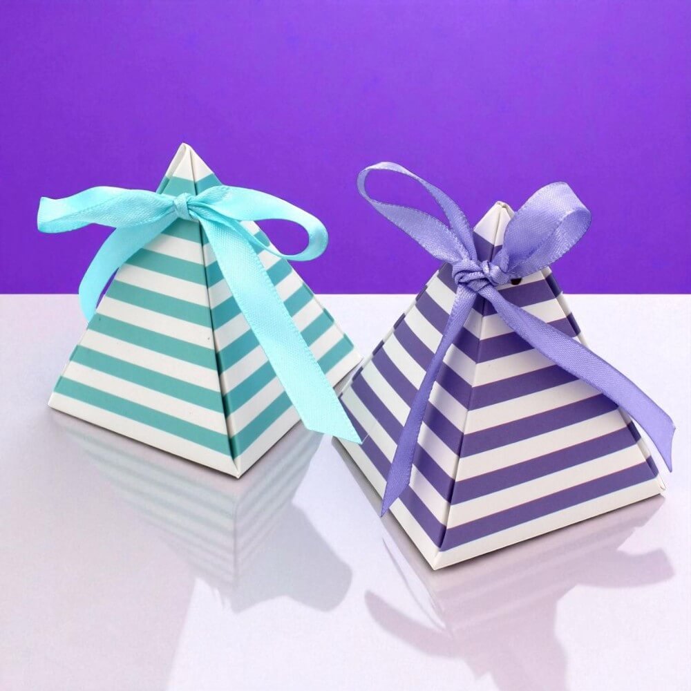 printed pyramid boxes